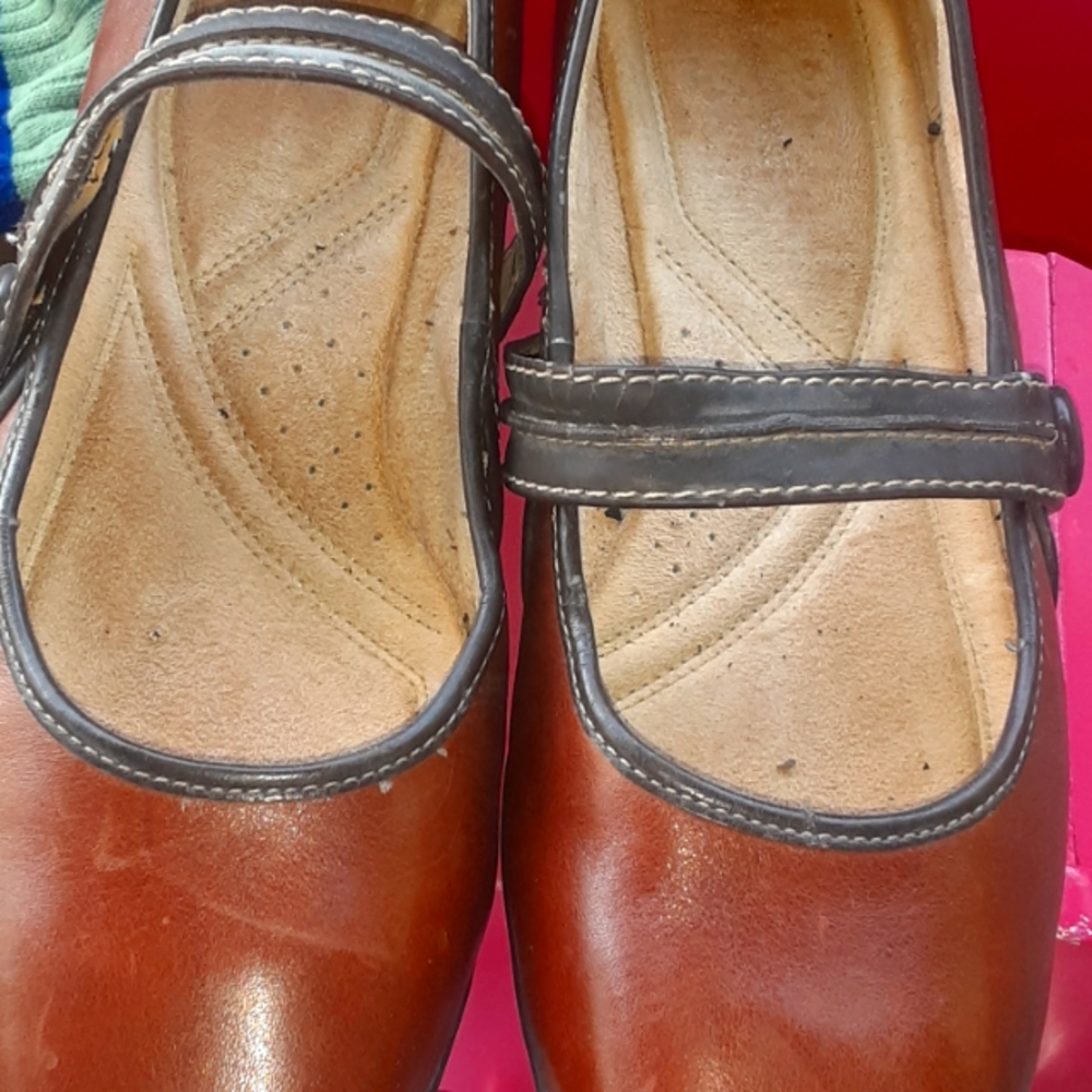 Womens flat